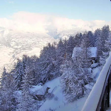 With Balcony Views Of Nendaz Apartamento